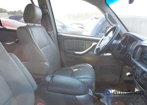 2005 Toyota Sequoia Limited V8 z USA, uszkodzony, nr VIN 5TDBT48A35S256447